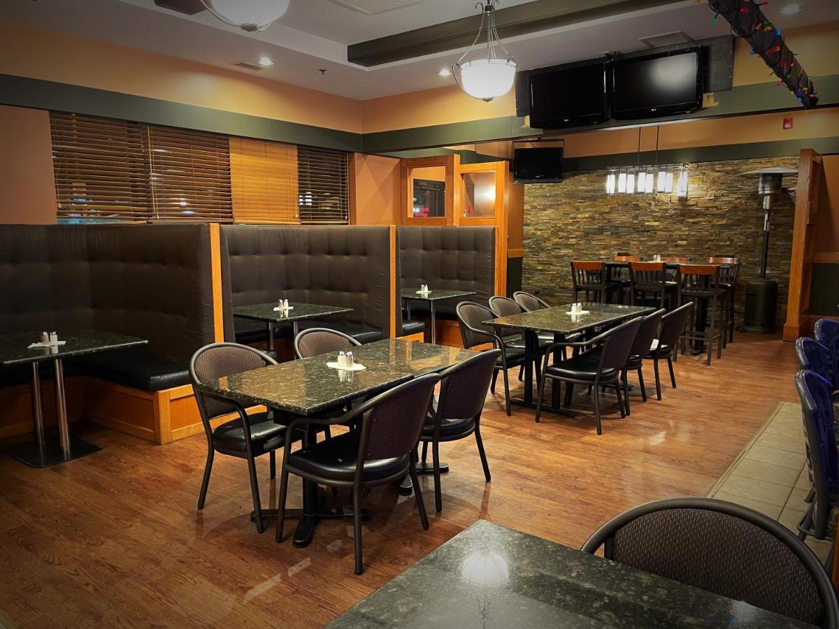 The Glenmore Inn & Convention Centre YYC Exterior photo