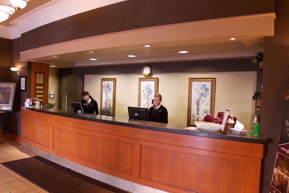 The Glenmore Inn & Convention Centre YYC Exterior photo