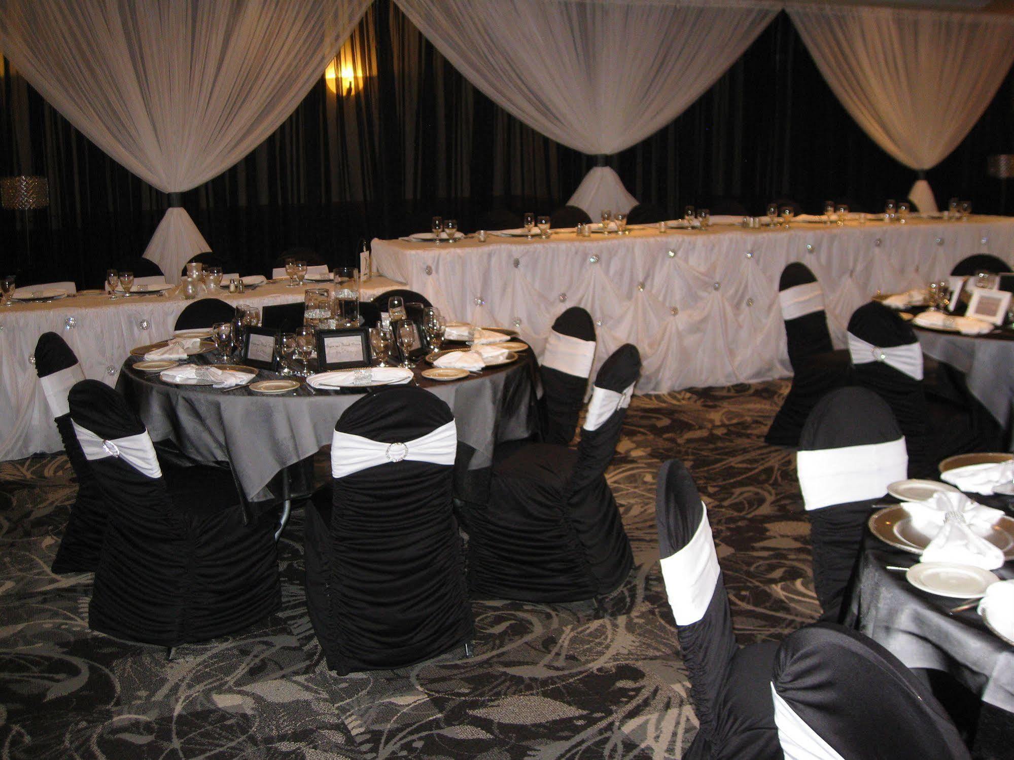 The Glenmore Inn & Convention Centre YYC Exterior photo